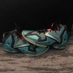 Nike Lebron 11 low south beach